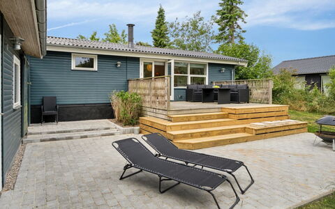 Esme - 225M to the Fjord: Blauw, Struik, Verblijf, Groundcover, Tuin, Landgoed, Schaduw, Landscaping, Boerderij, Eco Hotel