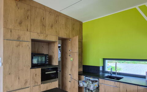 Villa Techelsberg: Flooring, Interieur Ontwerp, Hout, Plafond, Verdieping, Keuken, Countertop, Meubilair, Kamer, Huis