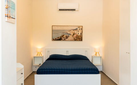 Sanremo 717: Meubilair, Interieur Ontwerp, Bed, Slaapkamer, Laken, Verdieping, Bedding, Hout, Flooring, Kamer