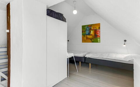 Ilze - 20M from the Sea: Dak, Huis, Huis, Verblijf, Deur, Siding, Dek, Veranda, Plank, Hardwood