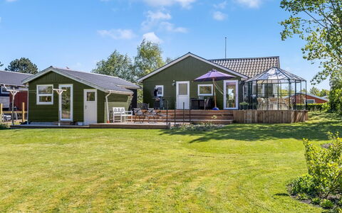 Naya - 500M from the Sea: Huis, Huis, Verblijf, Dak, Land Lot, Gazon, Landelijk Gebied, Veranda, Landgoed, Siding