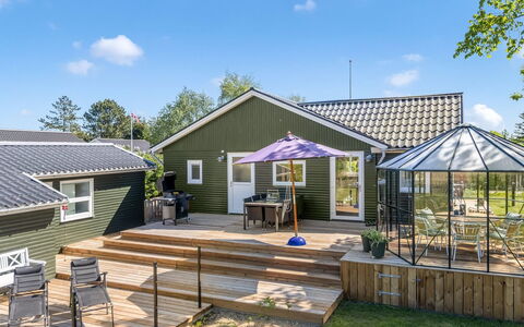 Naya - 500M from the Sea: Dak, Huis, Verblijf, Tuin, Dek, Schaduw, Werf, Siding, Backyard, Garden Gebouwen
