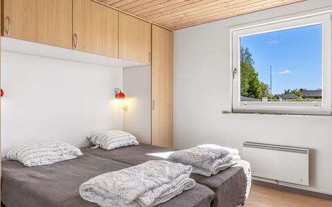Naya - 500M from the Sea: Interieur Ontwerp, Bed, Meubilair, Muur, Slaapkamer, Flooring, Verdieping, Hout, Plafond, Kamer