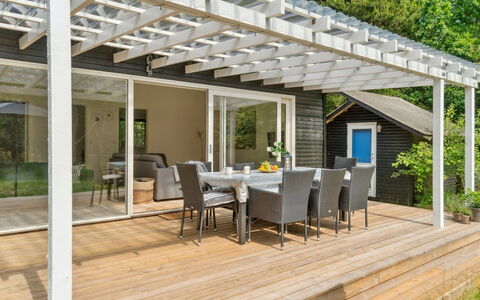 Fridborg - 425M from the Sea: Vegetation, Struik, De Lente, Verblijf, Tuin, Schaduw, Backyard, Werf, Stoel