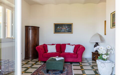 Operapartment: Meubilair, Interieur Ontwerp, Flooring, Muur, Verdieping, Hout, Bankstel, Kamer, Woonkamer, Huis