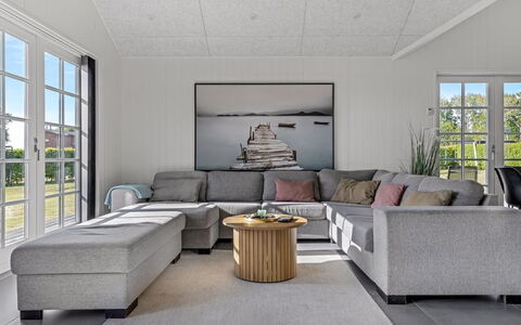 Annina - 250M from the Sea: Dak, Huis, Huis, Verblijf, Deur, Siding, Dek, Veranda, Plank, Hardwood
