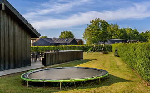 Annina - 250M from the Sea: Dak, Huis, Huis, Verblijf, Deur, Siding, Dek, Veranda, Plank, Hardwood