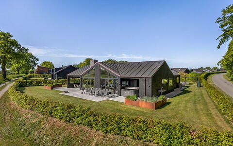 Goesta - 250M from the Sea: Landgoed, Schaduw, Oprit, Boerderij