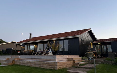 Tobias - 45M to the Fjord: Gebouw, Dak, Huis, Huis, Facade, Woongebied, Architectuur, Verblijf, Siding, Land Lot