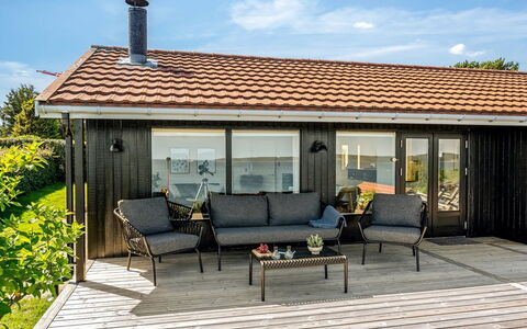 Tobias - 45M to the Fjord: Huis, Huis, Deur, Dak, Verblijf, Landgoed, Tuin, Schaduw, Siding, Werf