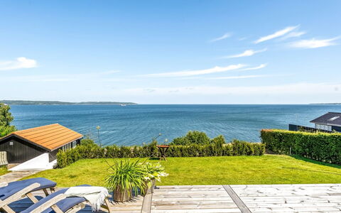 Tobias - 45M to the Fjord: Huis, Huis, Deur, Dak, Verblijf, Landgoed, Tuin, Schaduw, Siding, Werf