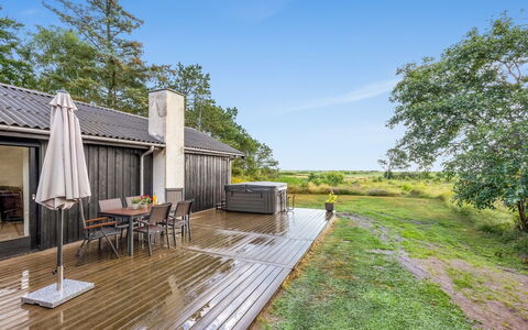 Githe - from the Sea: Gras, Grasland, Land Lot, Verblijf, Landelijk Gebied, Weide, Garden Gebouwen, Tuin, Schuur