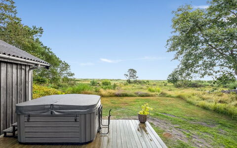 Githe - from the Sea: Gras, Grasland, Land Lot, Verblijf, Landelijk Gebied, Weide, Garden Gebouwen, Tuin, Schuur
