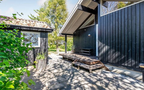 Ama - 250M from the Sea: Hout, Huis, Veranda, Dek, Hardwood, Dak, Beits, Houten Vloer, Eco Hotel