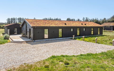 Petri - 1Km from the Sea: Hout, Huis, Veranda, Dek, Hardwood, Dak, Beits, Houten Vloer, Eco Hotel