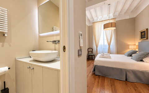 Via Roma 39: Interieur Ontwerp, Meubilair, Slaapkamer, Bed, Hout, Verdieping, Flooring, Kamer, Textiel, Plafond