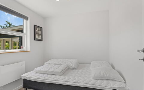 Agneta - 1Km from the Sea: Bed, Slaapkamer, Interieur Ontwerp, Muur, Bedding, Laken, Plafond, Verdieping, Hout, Flooring