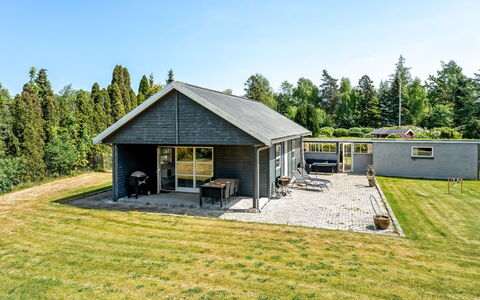 Agneta - 1Km from the Sea: Huis, Dak, Verblijf, Huis, Siding, Garden Gebouwen, Landgoed, Tuin, Boerderij, Gazon