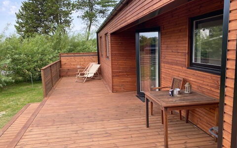 Jerrik - 200M from the Sea: Hout, Huis, Veranda, Dek, Hardwood, Dak, Beits, Houten Vloer, Eco Hotel