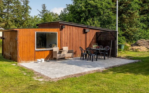 Arben - 900M from the Sea: Hout, Huis, Veranda, Dek, Hardwood, Dak, Beits, Houten Vloer, Eco Hotel