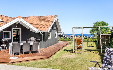 Hoghni - 300M from the Sea: Hout, Huis, Veranda, Dek, Hardwood, Dak, Beits, Houten Vloer, Eco Hotel