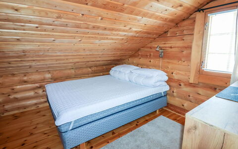 Villa Tsahkal: Hout, Verdieping, Flooring, Plafond, Beits, Hardwood, Slaapkamer, Blokhut, Zolder, Plank