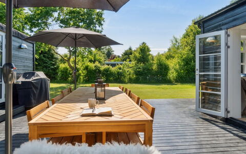 Thrym - 2.5Km from the Sea: Vegetation, Struik, De Lente, Verblijf, Tuin, Schaduw, Backyard, Werf, Stoel