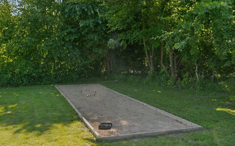 Thrym - 2.5Km from the Sea: Vegetation, Struik, De Lente, Verblijf, Tuin, Schaduw, Backyard, Werf, Stoel