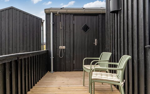 Tessa - 500M from the Sea: Dak, Huis, Huis, Verblijf, Deur, Siding, Dek, Veranda, Plank, Hardwood