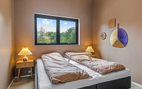 Stjerne - 300M to the Fjord: Bed, Bedding, Interieur Ontwerp, Meubilair, Slaapkamer, Laken, Muur, Verdieping, Flooring, Hout