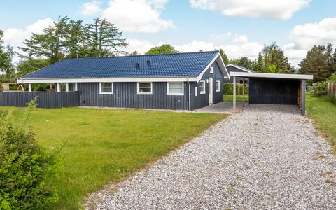Ebertine - 740M to the Fjord: Thatching, Verblijf, Huis, Dak, Huis, Boerderij, Hut, Landgoed, Dorp