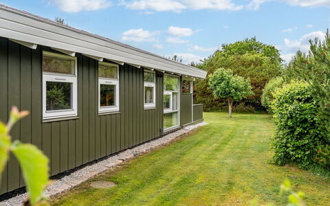 Windelgard - from the Sea: Groundcover, Tuin, Gazon, Backyard, Garden Gebouwen, Werf, Siding, Schaduw, Schuur, Landscaping