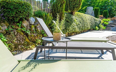 Oase im Grünen: Tuin, Groundcover, Buitenmeubels, Schaduw, Ontwerp, Landscaping, Buitentafel, Botanische Tuin, Backyard