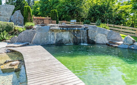 Oase im Grünen: Felsen\, Tuin, Landscaping, Zwembad, Waterpartij, Backyard, Vijver, Toevlucht, Eco Hotel, Ontwerp