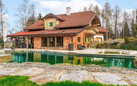 Oase im Grünen: Hout, Huis, Dak, Huis, Architectuur, Verblijf, Landgoed, Tuin, Boerderij, Timmerhout