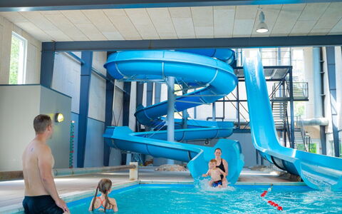 Kuisma - 11Km from the Sea: Zwembad, Samengesteld Materiaal, Vrije Tijd, Recreatie, Recreatiecentrum, Toevlucht, Chute, Hotel, Badplaats