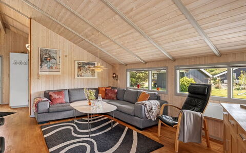 Kuisma - 11Km from the Sea: Hout, Plafond, Flooring, Verdieping, Huis, Verblijf, Kamer, Houten Vloer, Woonkamer, Hardwood