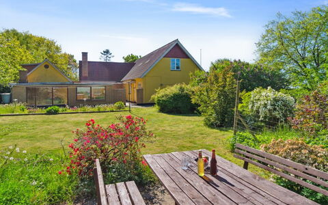 Agny - 2.2Km from the Sea: Gras, Huis, Struik, Verblijf, Huis, Land Lot, Landelijk Gebied, Dak, Tuin