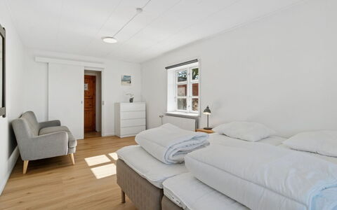 Agny - 2.2Km from the Sea: Meubilair, Interieur Ontwerp, Verdieping, Hout, Flooring, Bed, Plafond, Slaapkamer, Kamer, Huis