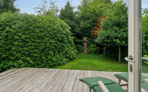 Tekla - from the Sea: Groen, Blad, Struik, Schaduw, Tuin, De Lente, Buitenmeubels, Hardwood, Werf, Backyard