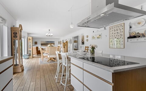 Brimi - 300M from the Sea: Huis, Huis, Dak, Woongebied, Verblijf, Landgoed, Boerderij, Gazon, Landscaping, Siding