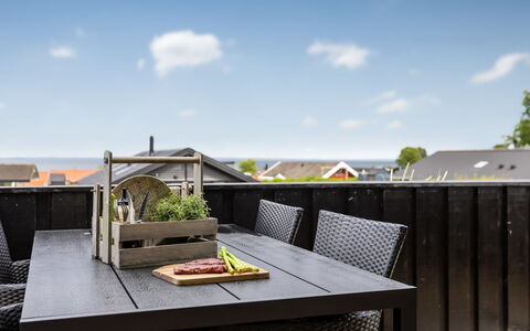 Fraja - 300M from the Sea: Huis, Huis, Dak, Woongebied, Verblijf, Landgoed, Boerderij, Gazon, Landscaping, Siding