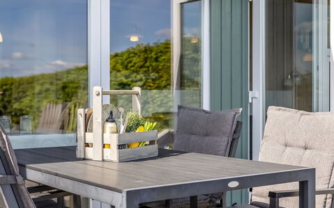 Egonie - 100M from the Sea: Landgoed, Schaduw, Oprit, Boerderij