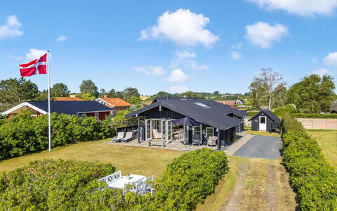 Withger - 20M from the Sea: Huis, Huis, Dak, Woongebied, Verblijf, Landgoed, Boerderij, Gazon, Landscaping, Siding