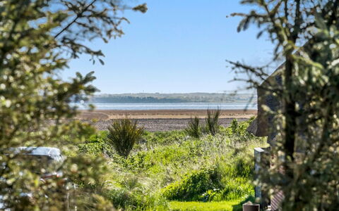 Agnes - 900M from the Sea: Meubilair, Buitenmeubels, Tableware, Tafel, Drinkware, Stoel, Buitentafel, Voedsel, Fles
