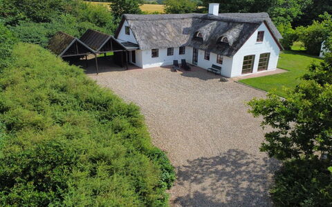 Åsta - 400M to the Fjord: Hout, Flooring, Interieur Ontwerp, Verdieping, Meubilair, Houten Vloer, Kamer, Plafond, Beits, Hardwood