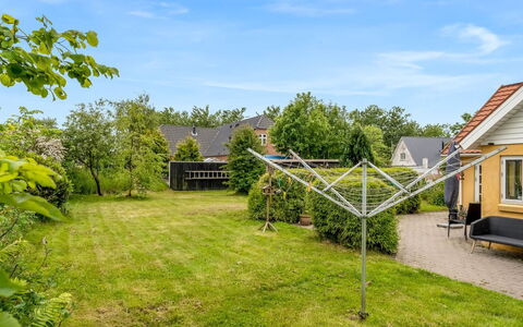Elza - 2.5Km from the Sea: Dag, Gebouw, Appartement, Woongebied, Stad, Stedelijk Gebied, Buurt, Facade, Condominium