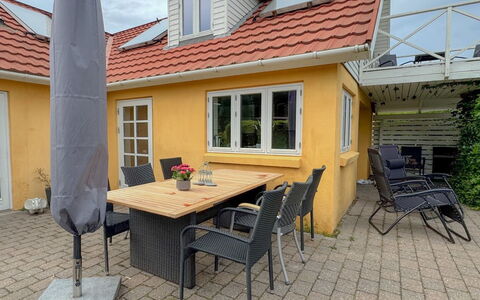 Elza - 2.5Km from the Sea: Dag, Gebouw, Appartement, Woongebied, Stad, Stedelijk Gebied, Buurt, Facade, Condominium
