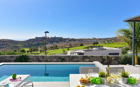 Las Yucas 2: Zwembad, Meubilair, Stoel, Toevlucht, Buitenmeubels, Eco Hotel, Landscaping, Tegel, Schaduw, Villa