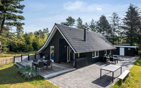 Ottil - 1.5Km from the Sea: Dak, Huis, Huis, Verblijf, Deur, Siding, Dek, Veranda, Plank, Hardwood
